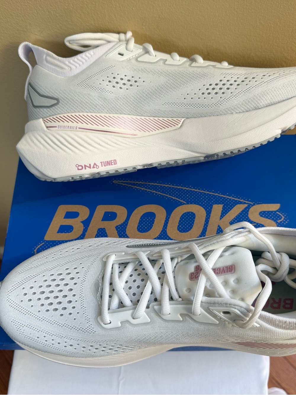 BROOK’S Women’s Glycerin GTS 23 Running Shoe, Sz US 10M, NWT - Picture 4 of 10
